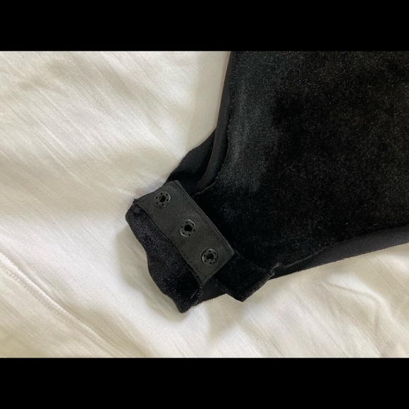 ZARA Black Velvet Bodysuit (Top) - Picture 5 of 10